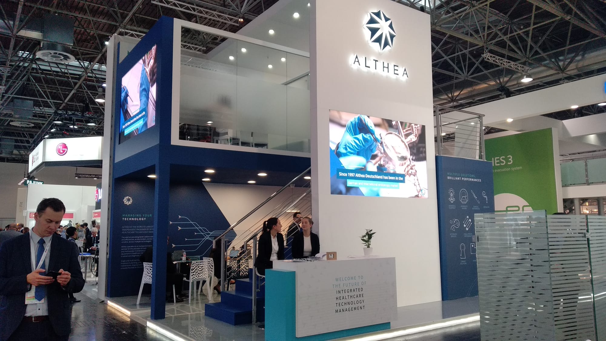 Stand medical pharma MEDICA Düsseldorf — regulated clean environment exhibition