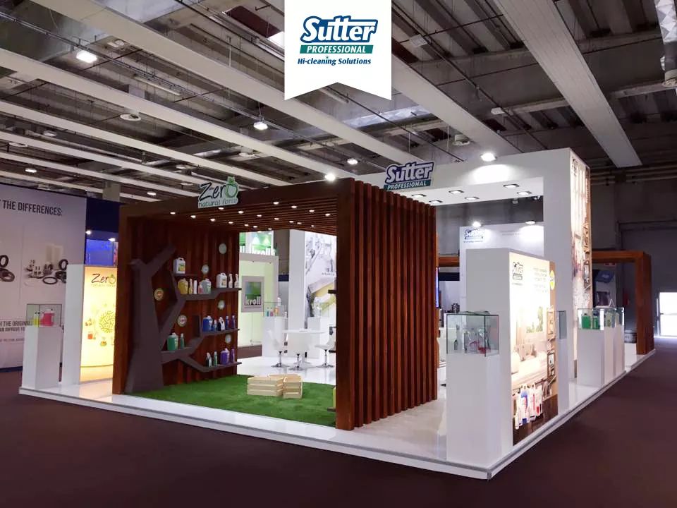 Sutter Professional exhibition stand with wood slat design at Pulire Verona